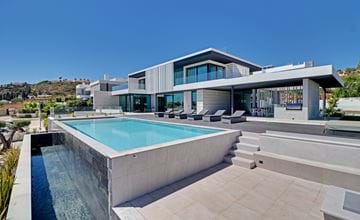 Newly built luxury villa in a sought after area of Albufeira