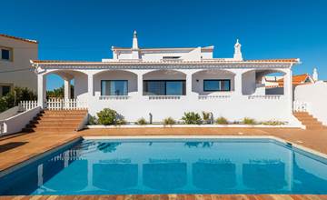 Fantastic villa with stunning panoramic countryside and sea view