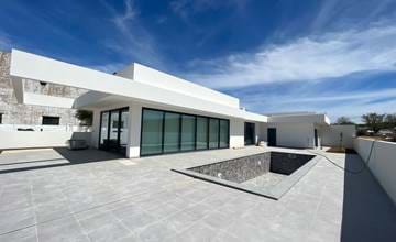 Nouvelle villa de 4 chambres avec piscine à São Brás de Alportel