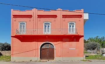 Propriété de 2 chambres avec grande terrasse sur le toit et atelier près de Stª Barbara