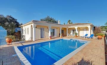Lovely, Traditional Villa in a Peaceful Location