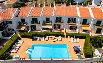 Townhouse with communal Pool at only 4km from the Ocean