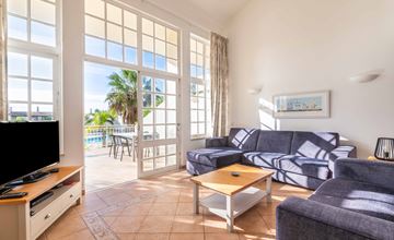 Stunnning 2 bedroom townhouse only 800 meters from the beach 