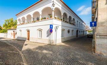 Zeitlose Eleganz: Ein historisches Herrenhaus mit 6 Schlafzimmern in Moura, Portugal