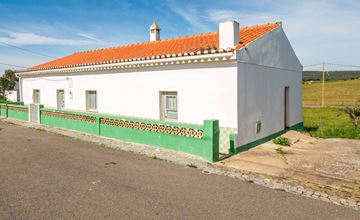 Charming  country townhouse in  João Serra