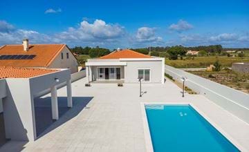 Brand-new, modern 3-bedroom villa with private pool in Vendas Novas