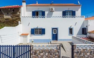 The blue house, a gem in the Alentejo.