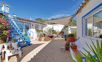 Mooie Quinta stijl woning + 3 gastenverblijven met prachtig zeezicht in de buurt van Santa Barbara