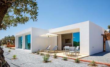 Beautiful, newly built villa suites located a vineyard with swimming pool near Lagoa and Carvoeiro