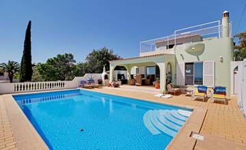 Spacious south facing 3 bedroom villa  near Santa Barbara de Nexe with pool and breathtaking views 