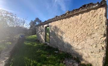 Casa antiga para renovar localizada na serra de São Brás de Alportel