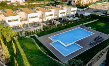 Nieuw 3 slaapkamer huismet jacuzzi en zwembad in Ferragudo