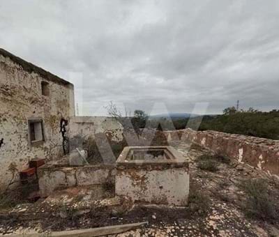 VILLA IN TUNES-ALGARVE TO RECOVER WITH 15200M2 LAND - Silves 