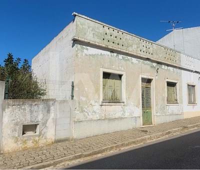 TWO T2 SEMI-DETACHED HOUSES TO RECOVER + URBAN PLOT OF LAND with 275m2 IN TUNES-SILVES - Silves 