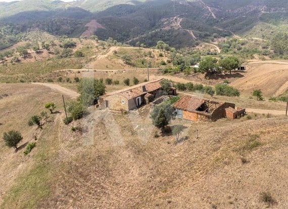 Urban Land with House for Reconstruction in S. Marcos da Serra