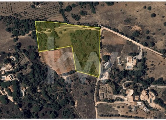 Plot of land with 13640 m2 located in Lombos, Parish of Lagoa and Carvoeiro