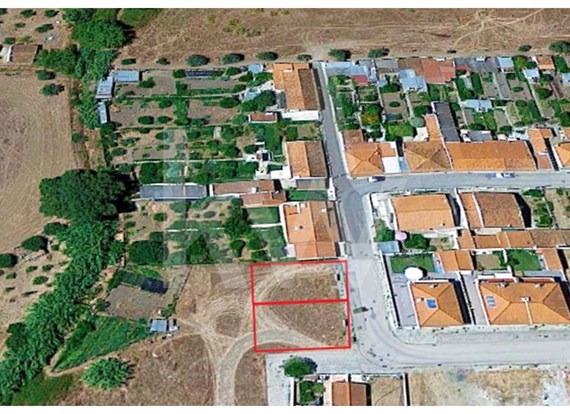 Conjunto de 2 terreno para construção sito em Azaruja, Évora
