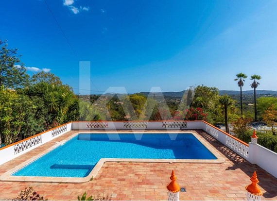4 Bedroom Villa with sea views, 5 minutes from Loulé center