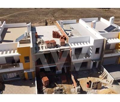 4 Bedroom Villa under Construction 9km from Faro - Olhão Quelfes