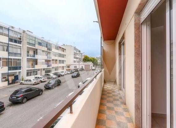 Apartamento T1 com ampla varanda| Zona da Universidade do Algarve |Penha, Faro, Algarve