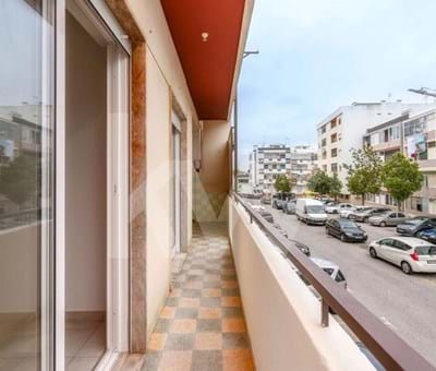 Apartamento T1 com ampla varanda| Zona da Universidade do Algarve |Penha, Faro, Algarve - Faro Penha