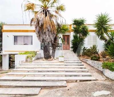 House Inserted in an Independent Urban Plot with 2000 m2 in Albufeira - Albufeira Caliços