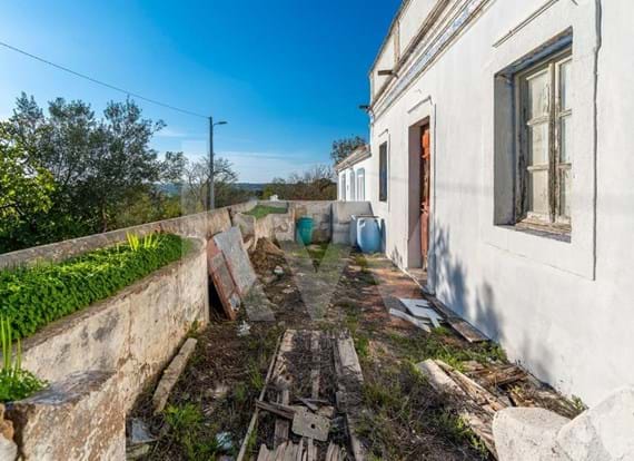 Property under renovation | Land | Quelfes | Olhão