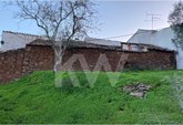 2 houses to recover in Querença in Cardosal