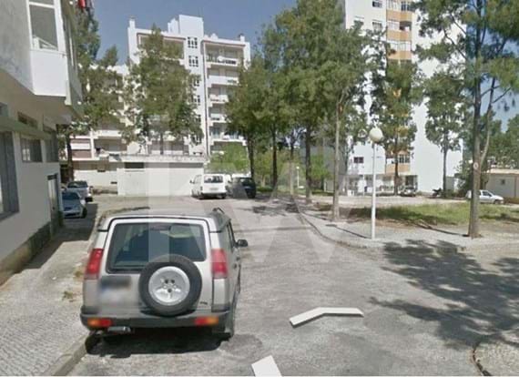 Lote para construção de prédio de 8 pisos e 25 apartamentos - Portimão