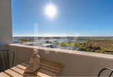 Exclusive Renovated Apartment in Faro: Breathtaking Views and Unique Comfort!