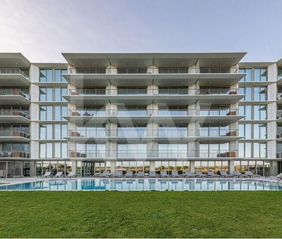 Apartamento T2 Novo e a Estrear no Luxuoso e Exclusivo Condomínio Bayline a Nascente de Armação de Pêra num total  120 m2 - Silves Avenida do rio