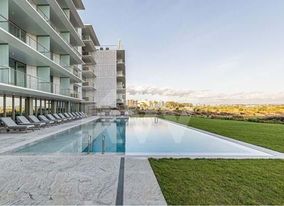 Apartamento T2 Novo e a Estrear no Luxuoso e Exclusivo Condomínio Bayline a Nascente de Armação de Pêra num total  120 m2