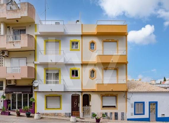 T2 in the Center of Alvor triplex, with balconies and a Terrace with Barbeque at the top.
