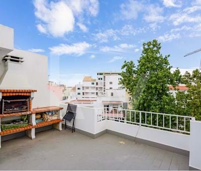 T2 in the Center of Alvor triplex, with balconies and a Terrace with Barbeque at the top. - Portimão 