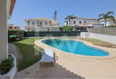 4-bedroom villa, detached, with 4 bedroom villa, detached, in Gambelas - Faro located 2km from the city, with a swimming pool and garden
