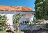 Typical Algarve Country House with 3 bedrooms and Crop Land