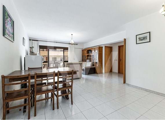 T2 in Vilamoura with good areas in condominium with garden and pool.