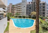 T2 em Vilamoura com boas áreas em condomínio com jardim e piscina, com 128.85m2 de área bruta.