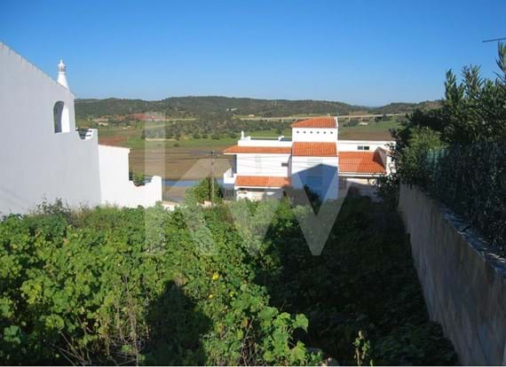Plot of land for urban construction with river view, located in Ladeira do Vau, Portimão, Algarve