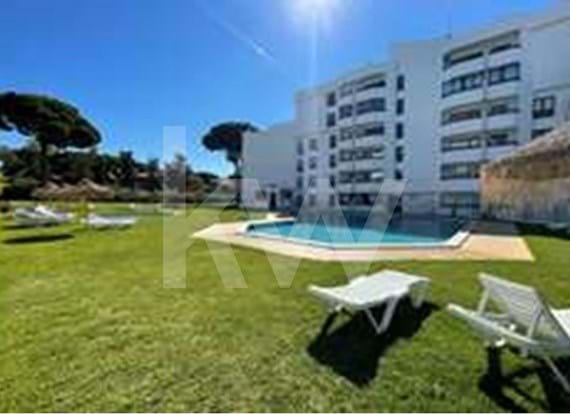 T1 with 94 m2 in Vilamoura in a condominium with swimming pool.