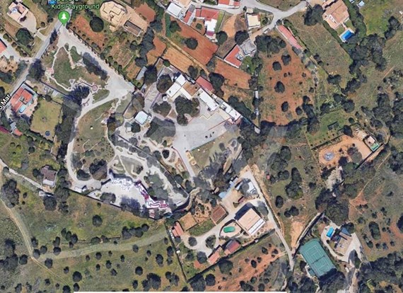 Land with 3.800 m2, located near Cartodromo de Almancil.
