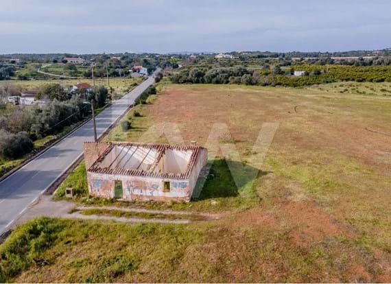 Mixed Plot with Ruin, near Amendoeira Golf, with total area of 28.760m2
