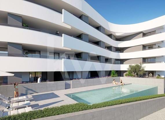 Apartamento T2 em Porto de Mós, Lagos, num condomínio com piscina, ginásio, Jacuzzi e garagem.
