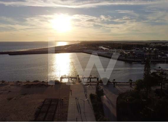 Commercial space with 65 m2 - Great location in Vilamoura Marina