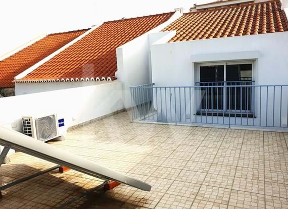 Family house with 3 bedrooms in suite and garage - Portimão