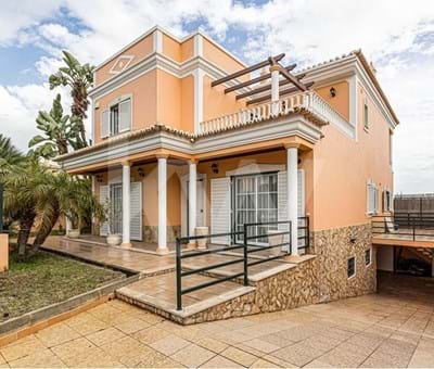 Villa with 3 Bedrooms - Garage 3 Cars 5 Minutes from Faro Beach - Faro Faro