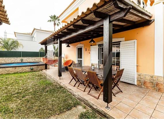 Villa with 3 Bedrooms - Garage 3 Cars 5 Minutes from Faro Beach