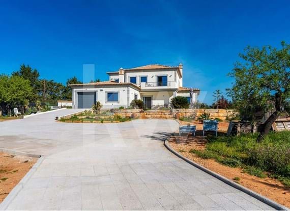 Moradia Isolada T4 pronta a habitar a 7 Km das praias, em Pera - Algarve centro