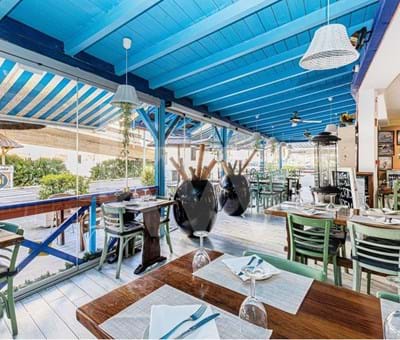 Restaurante com Esplanada e Estacionamento a 500 metros da Praia da Rocha - Portimão 
