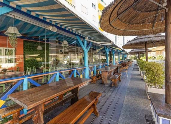 Restaurant with Terrace and Parking 500 metres from Praia da Rocha